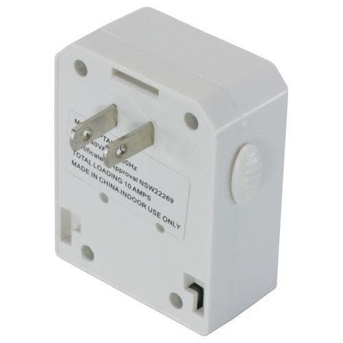 Jackson Universal Travel Adaptor with 2 x USB - Au to 150 Countries - Image 3