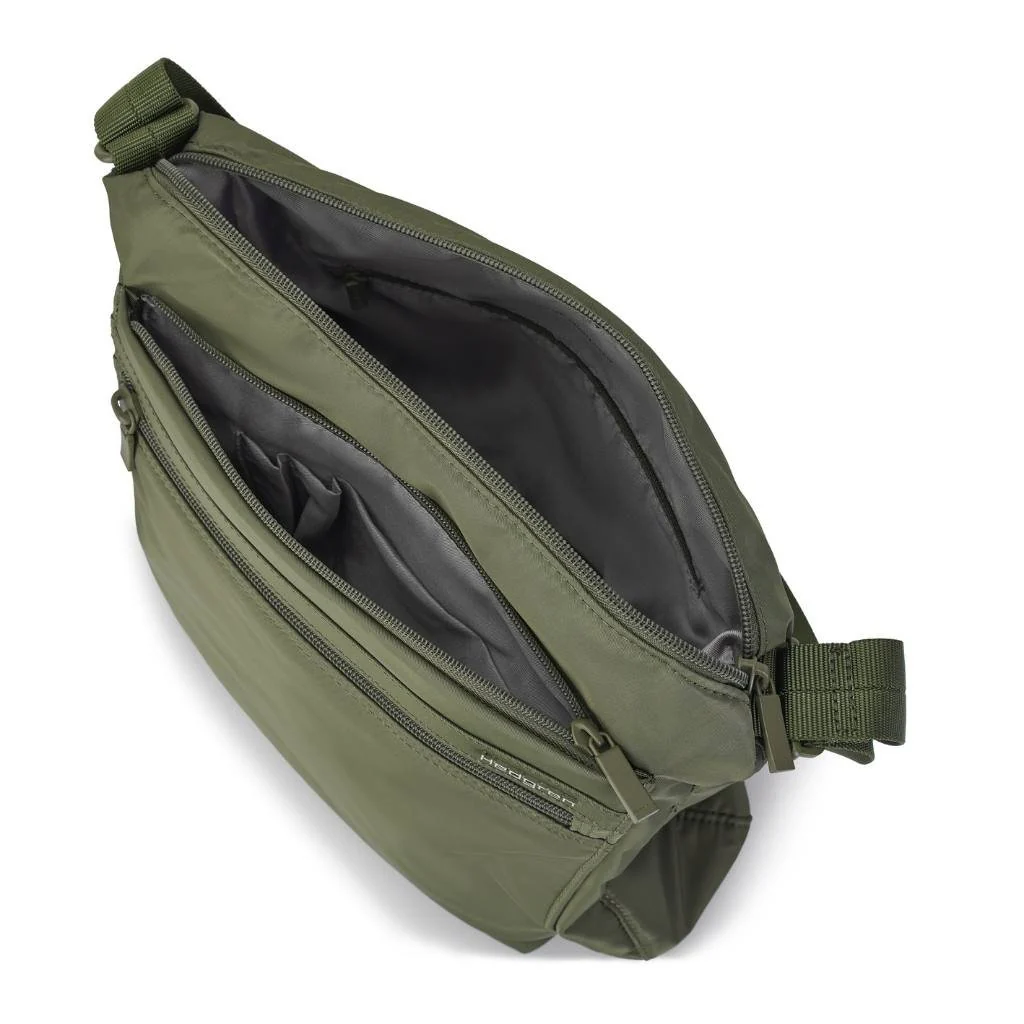 Hedgren Fanzine Vertical Crossbody RFID Bag Black - Image 5